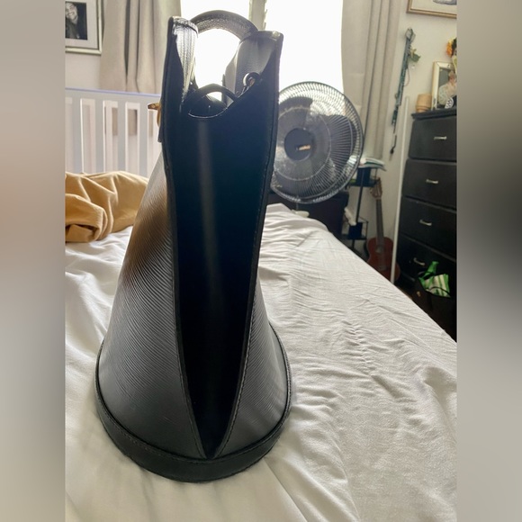 LV Epi Cluny shoulder bag - Picture 3 of 13